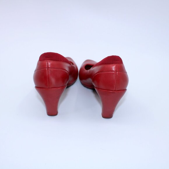 Tsubo Red Leather Heels Pumps Size 7.5 - Picture 5 of 8